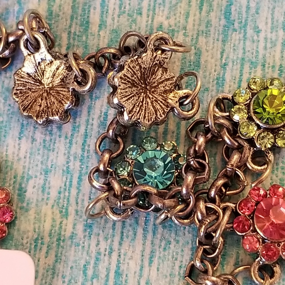 HP🦚 Handmade Glass Crystal Flower Necklace - Picture 4 of 8